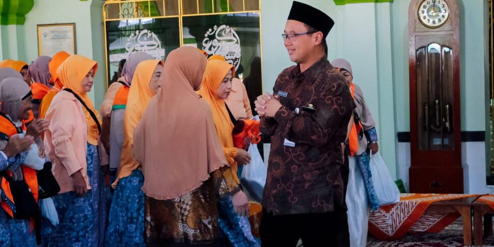 129 Calon Jemaah Haji Kota Magelang Berangkat ke Tanah Suci