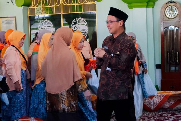 129 Calon Jemaah Haji Kota Magelang Berangkat ke Tanah Suci