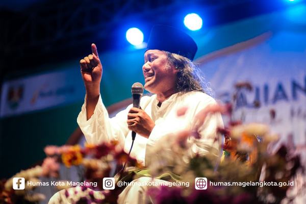Ribuan Warga Ikuti Haul Syekh Subakir di Kebun Raya Gunung Tidar