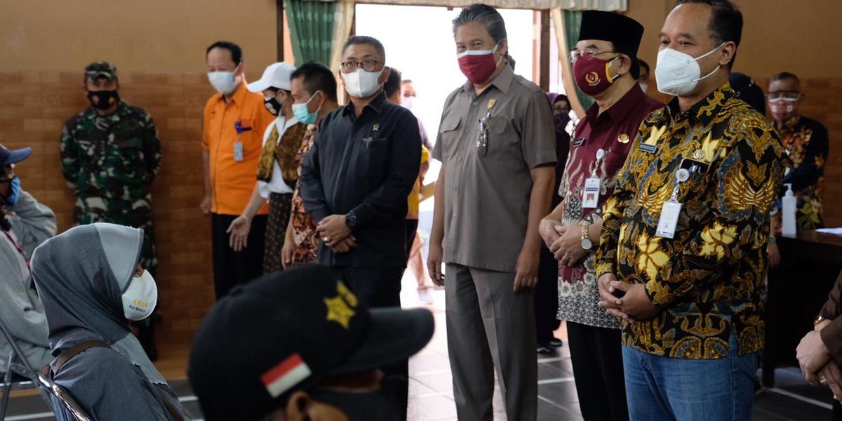 BST Tidak Boleh Dipakai Untuk Belanja Rokok dan Pulsa