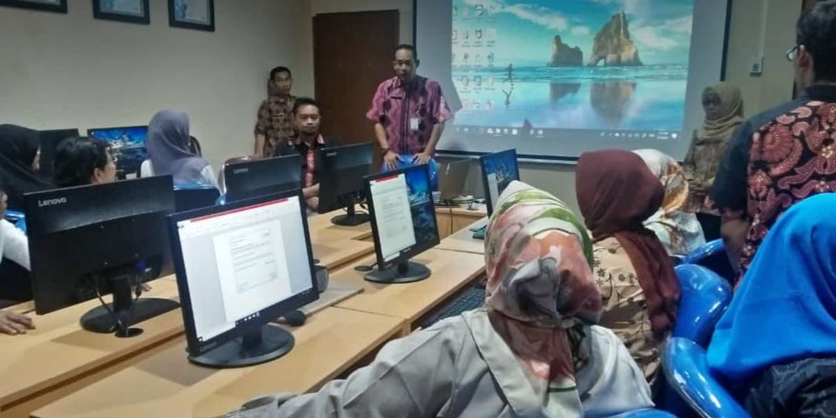 Pelatihan TI Sebagai Sarana Tertib Administrasi PKK