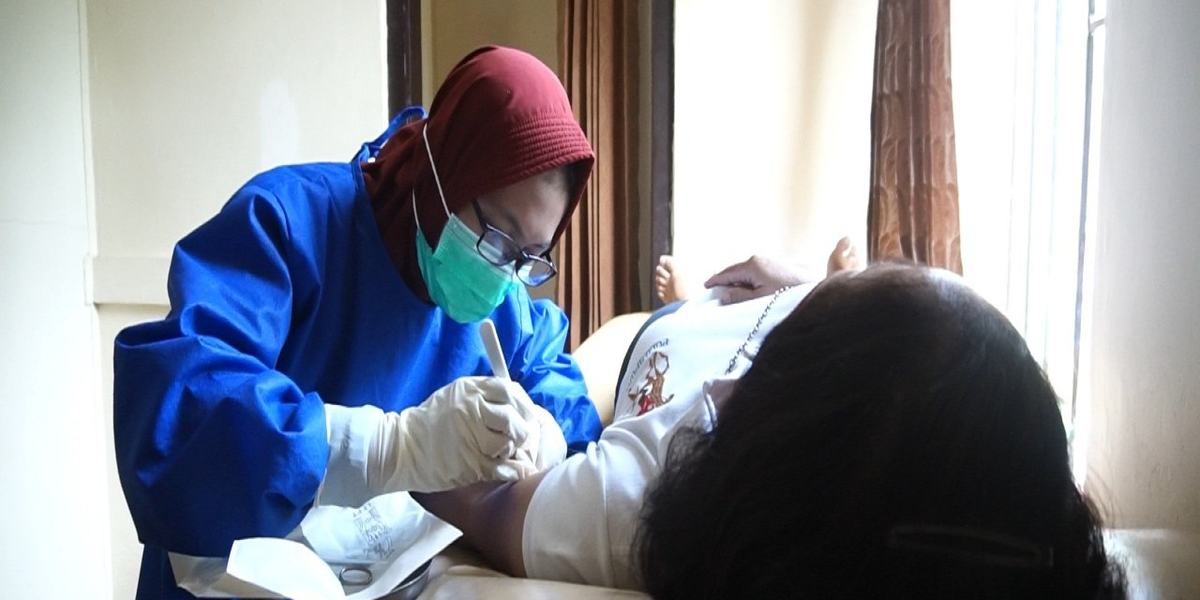 BAKTI SOSIAL PELAYANAN SAFARI KB KOTA MAGELANG SUKSESKAN PROGRAM BANGGA KENCANA