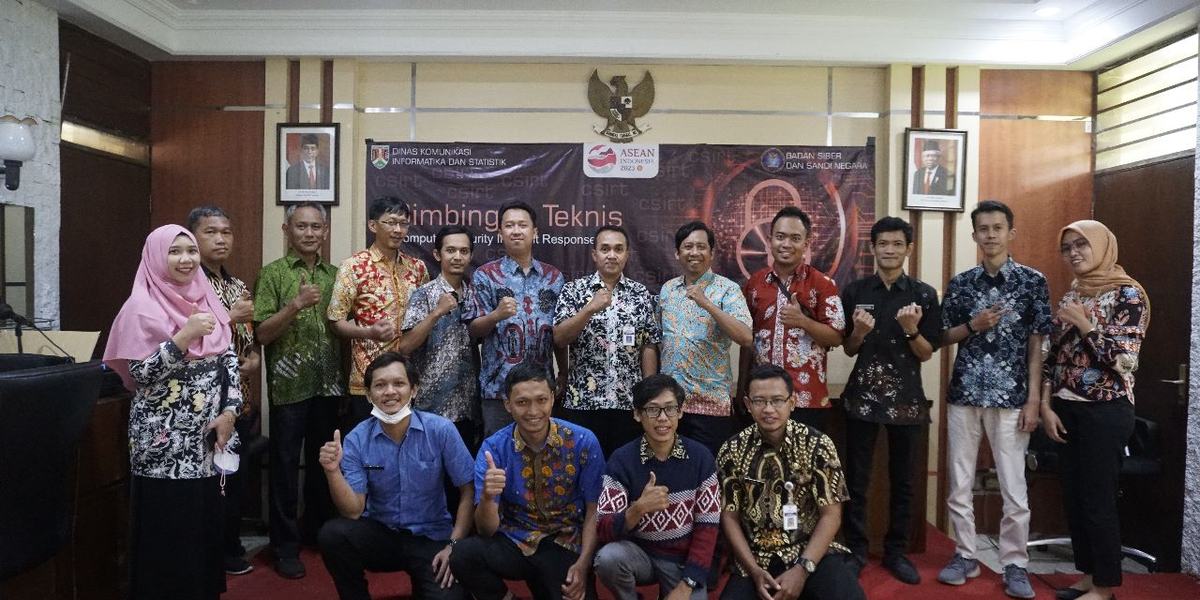 BANGUN KAPASITAS DALAM PENANGANAN INSIDEN SIBER, DISKOMINSTA KOTA MAGELANG SELENGGARAKAN FGD DAN BIMBINGAN TEKNIK PENGELOLAAN INSIDEN SIBER