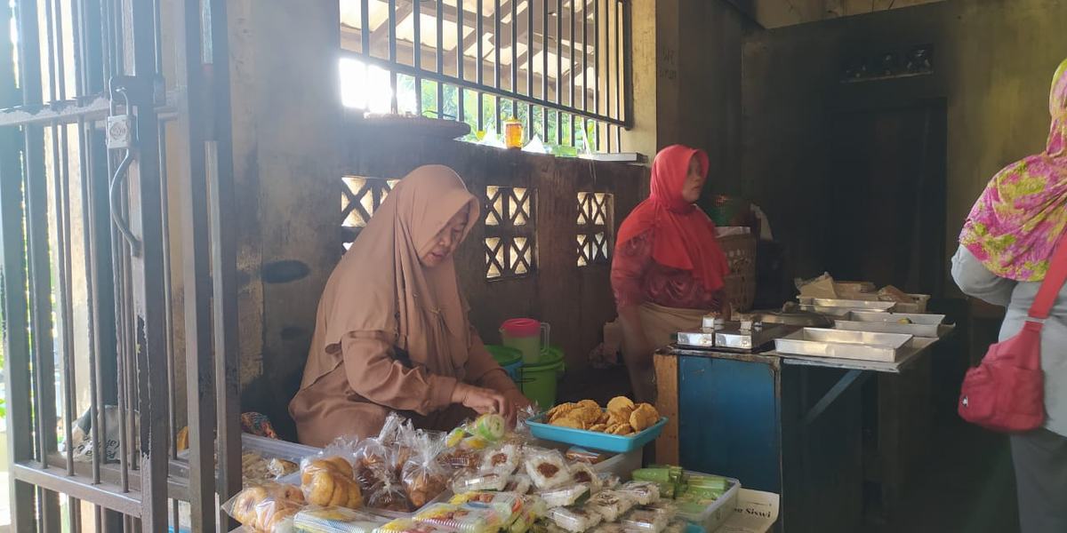 TANGKIS SEBARAN COVID-19, PEMKOT MAGELANG RUTIN EDUKASI DAN PANTAU PEMAKAIAN MASKER PEDAGANG PASAR