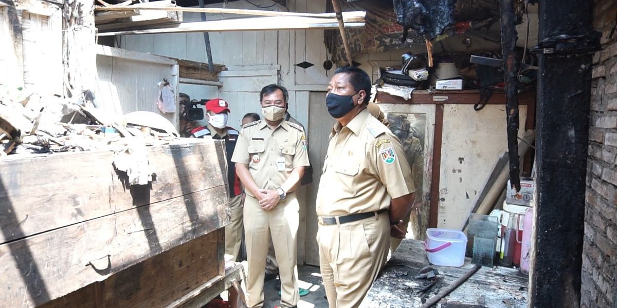 WALI KOTA MAGELANG SAMBANGI DAN SALURKAN BANTUAN KORBAN KEBAKARAN DI KAMPUNG BOGEMAN