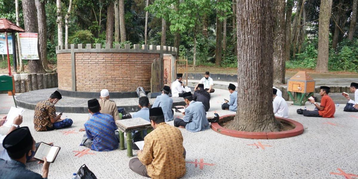 PERINGATAN HAUL SYEKH SUBAKIR TAHUN 2020 DIGELAR SEDERHANA PENUH KHIDMAT DI TENGAH PANDEMI