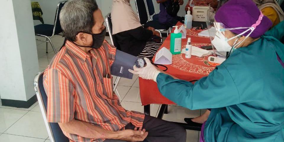 PEDAGANG PASAR KOTA MAGELANG MULAI VAKSIN COVID-19 HARI INI