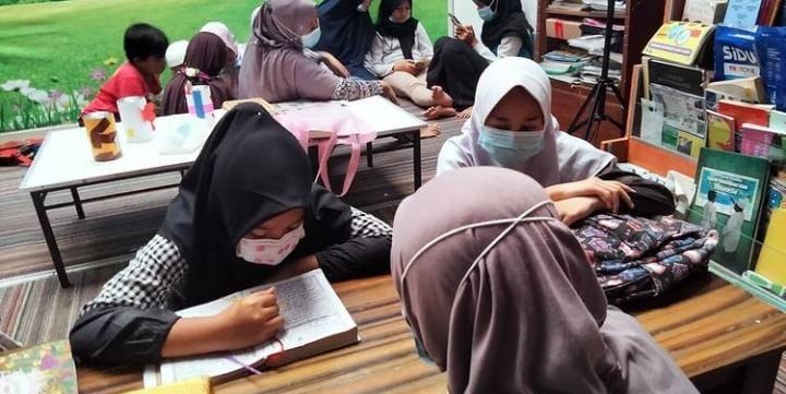 Warga Sambut Baik Program Wifi Gratis Tiap RW di Kota Magelang