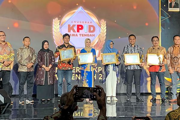 Radio Magelang FM Borong Juara di Anugerah KPID Jateng 2024