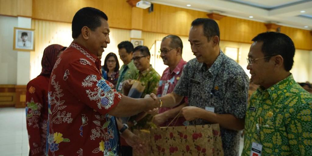 Capaian Realisasi Fisik dan Keuangan Tahun Anggaran 2018 diatas 90 Persen, Diskominsta Mendapat Penghargaan dari Walikota
