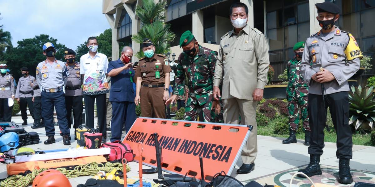 WALI KOTA MAGELANG PIMPIN APEL , KESIAPSIAGAAN ANTISIPASI PENANGGULANGAN BENCANA ALAM TAHUN 2020