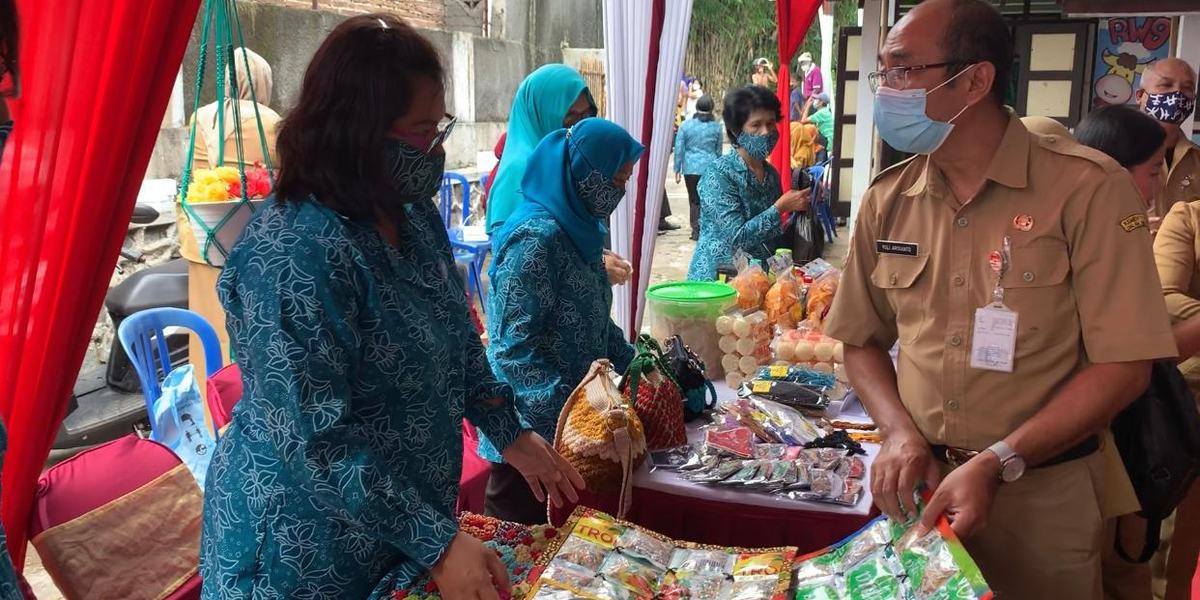 TIM PENILAI VERIFIKASI INOVASI KOTA MAGELANG DALAM LOMBA KESATUAN GERAK PKK BANGGA KENCANA KESEHATAN TINGKAT PROPINSI TAHUN 2020