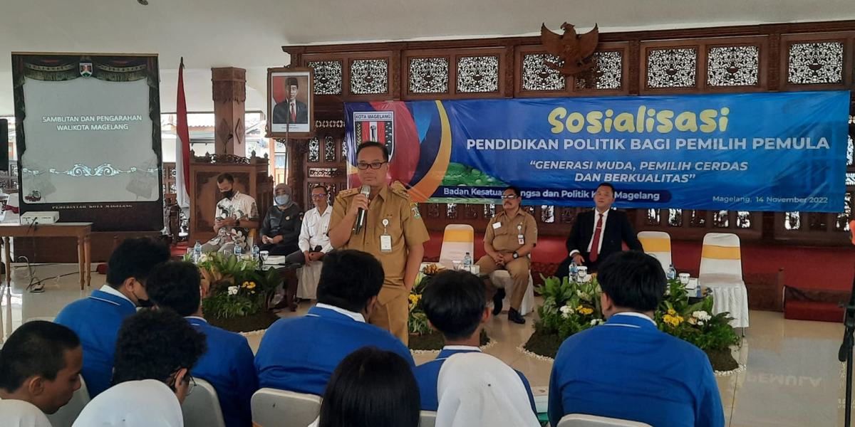 Dokter Aziz Ajak Pemilih Pemula Tak Takut Bicara Politik