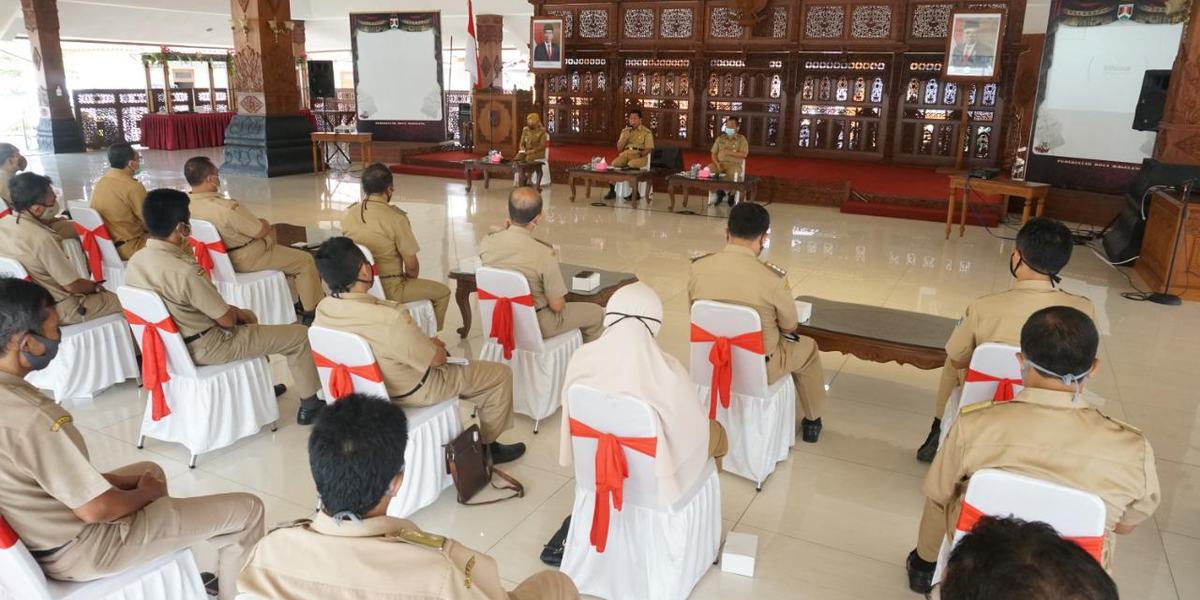 WALI KOTA MAGELANG IMBAU CAMAT DAN LURAH AGAR PASTIKAN SITUASI KONDUSIF SELAMA PANDEMI DAN PILKADA