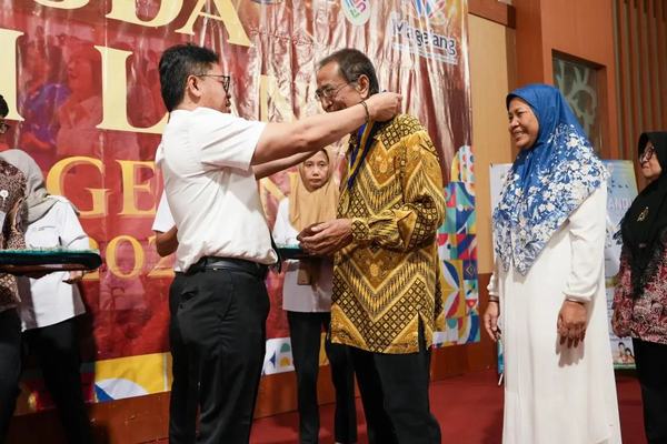 297 Lansia Magelang Tengah Lulus Sekolah Lansia, Bekal untuk Tetap Mandiri dan Produktif