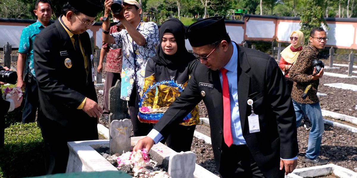 Dokter Aziz : Pahlawan adalah Teladan Kita